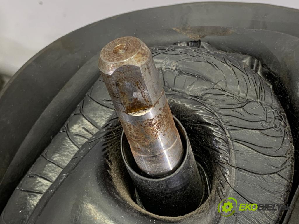 VOLVO V60 I Kombi 2014 133 kW D4 1969 řízení P31429677 (Řízení)