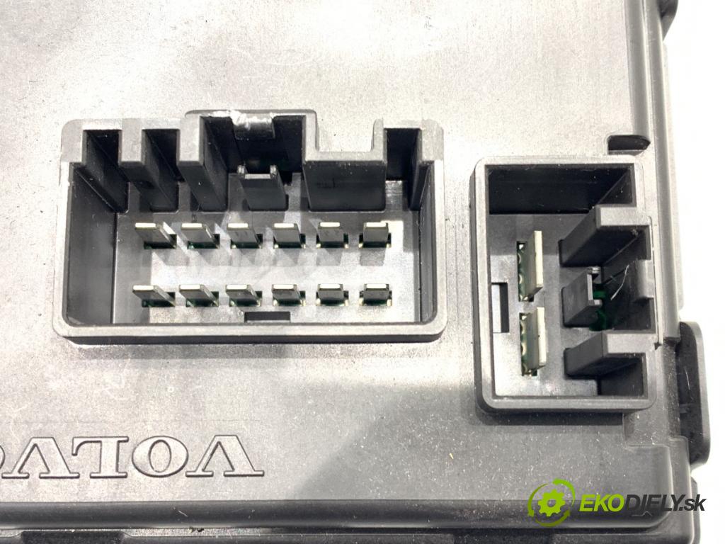 VOLVO V60 I Kombi 2014 133 kW D4 1969 modul tažného oka 31399575 (Řídící jednotka ostatní)