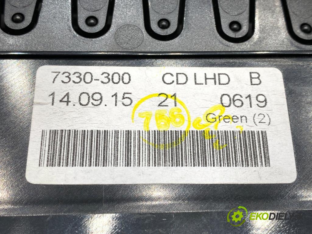 VOLVO V60 I Kombi 2014 133 kW D4 1969 mří topení přední část střední
