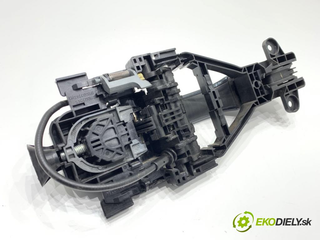 VOLVO V60 I Kombi 2014 133 kW D4 1969 klika vnejší levý zadní část