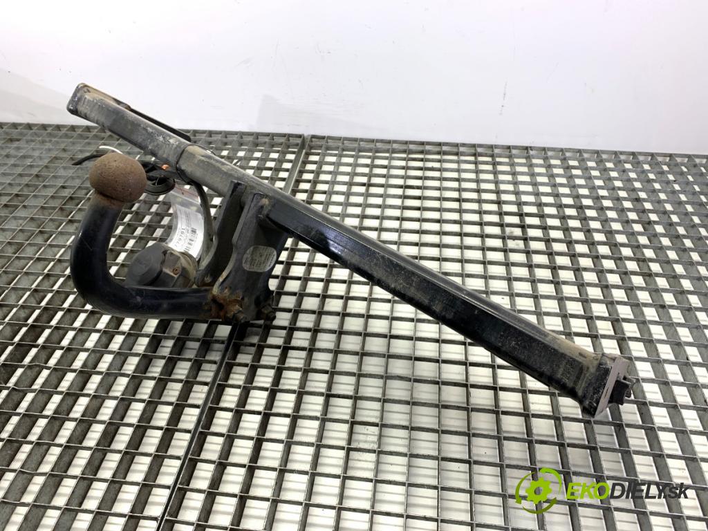 VOLVO V60 I Kombi 2014 133 kW D4 1969 Hák tažné zařízení 31359732 (Tažné zařízení)