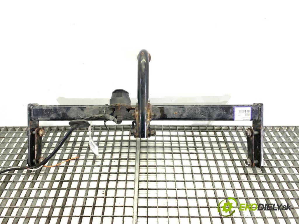 VOLVO V60 I Kombi 2014 133 kW D4 1969 Hák tažné zařízení 31359732 (Tažné zařízení)