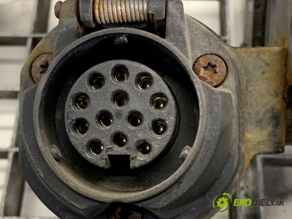 VOLVO V60 I Kombi 2014 133 kW D4 1969 Hák tažné zařízení 31359732 (Tažné zařízení)