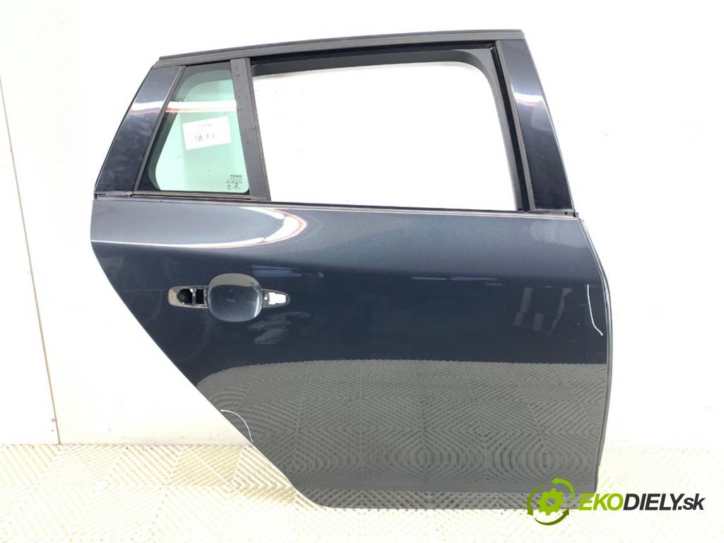 VOLVO V60 I Kombi 2014 133 kW D4 1969 Dvere pravy zad 