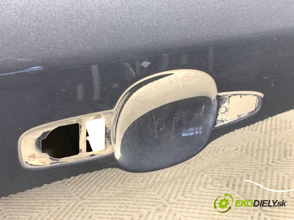 VOLVO V60 I Kombi 2014 133 kW D4 1969 Dvere pravy predný