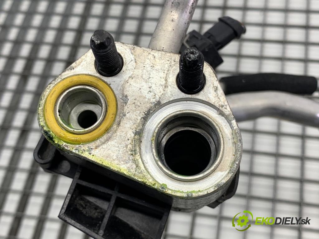 VOLVO V60 I Kombi 2014 133 kW D4 1969 rúrka klimatizácie 31404452 (Rúrka klimatizácie)