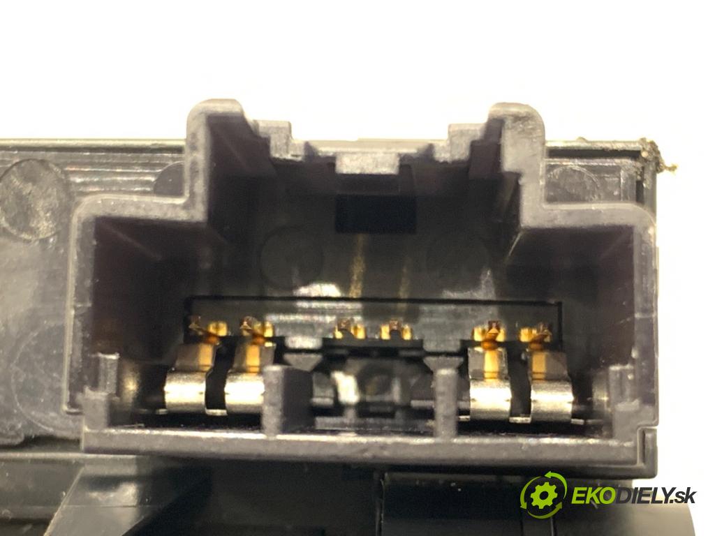 VOLVO V60 I Kombi 2014 133 kW D4 1969 kroužek slimák airbag 31343218 (Airbag)