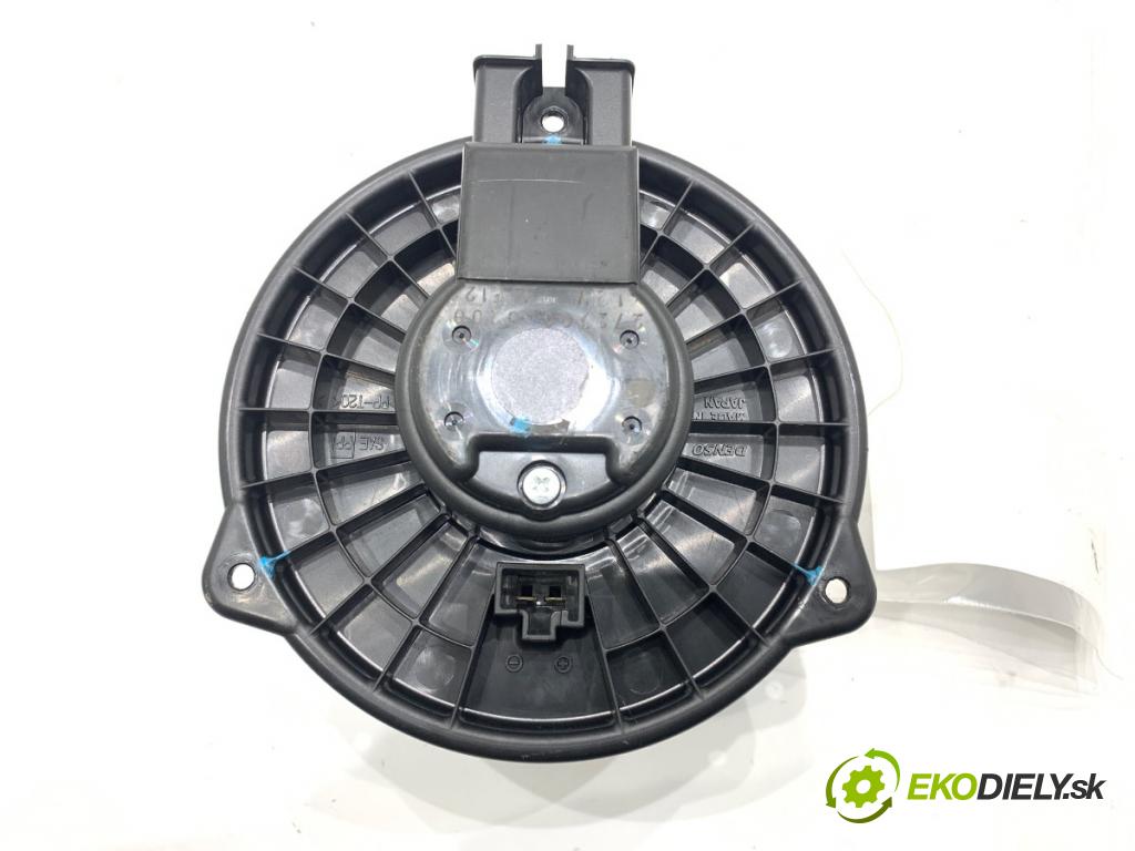 DAIHATSU CUORE VI liftback 2004 43 kW 1.0 989 topení 272700-0200