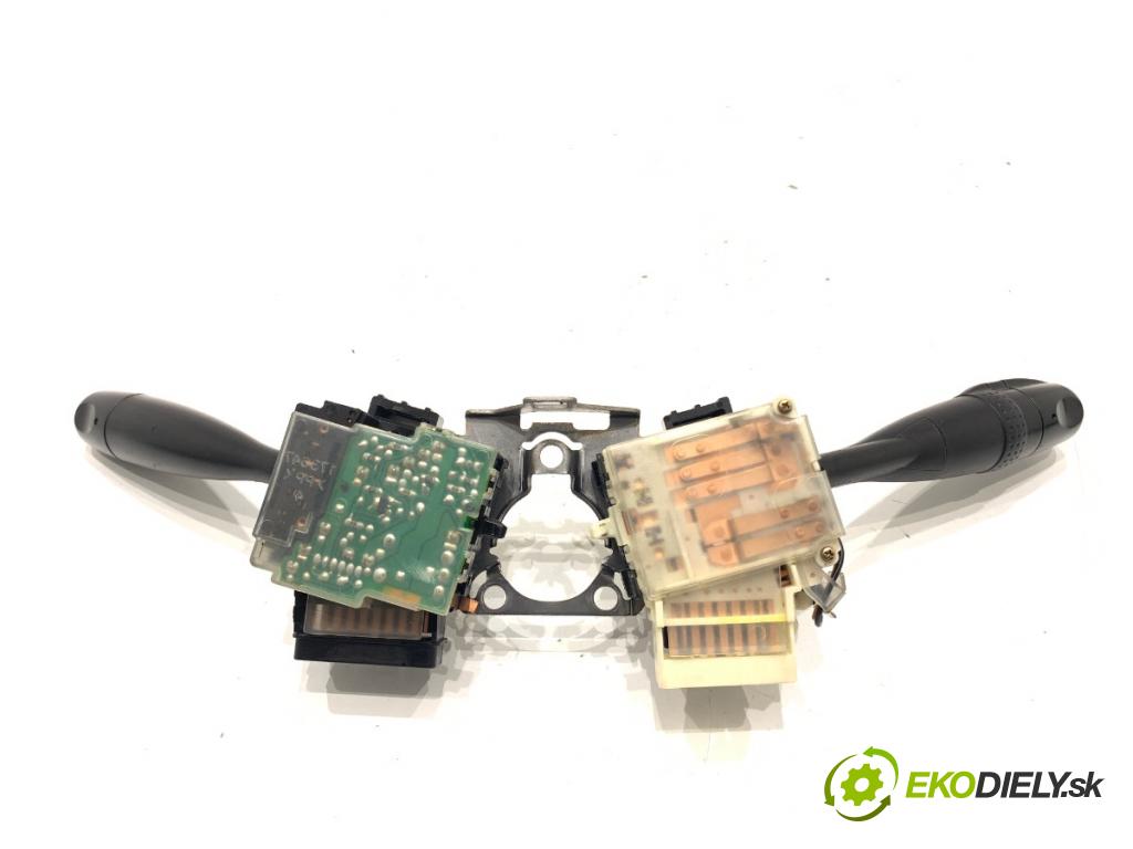 DAIHATSU CUORE VI liftback 2004 43 kW 1.0 989 Prepínač kombinovaný  (Prepínacie páčky pod volantom)