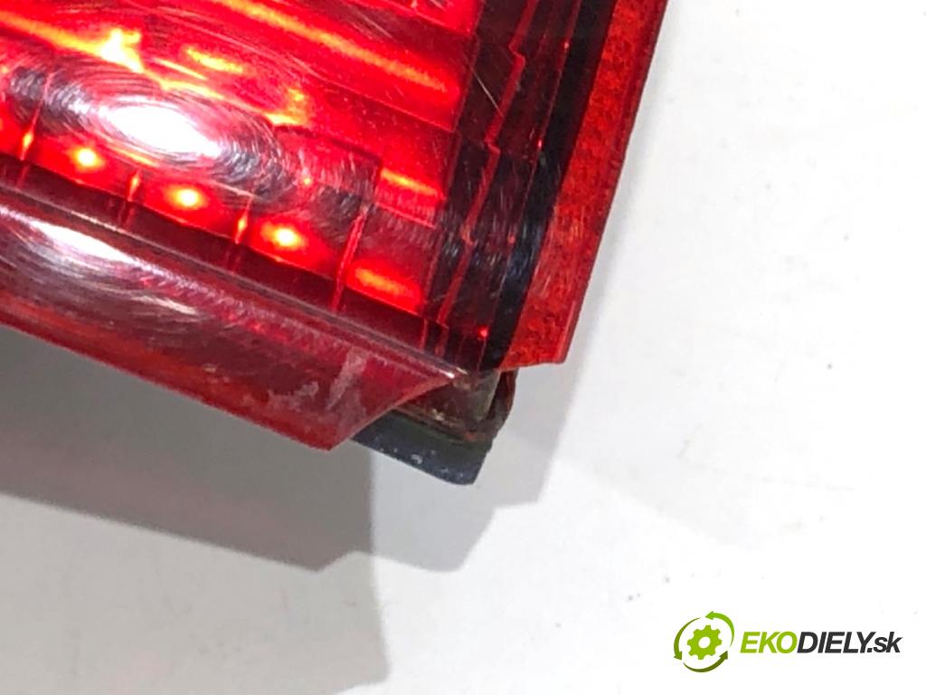 DAIHATSU CUORE VI liftback 2004 43 kW 1.0 989 Svetlo ľavy zad