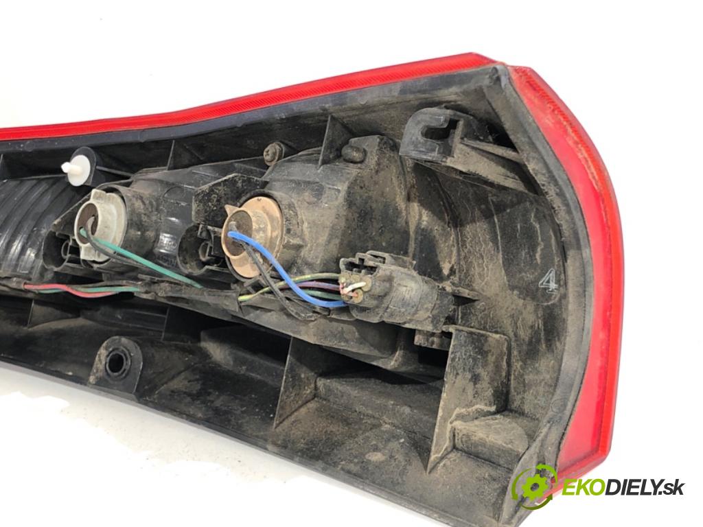 DAIHATSU CUORE VI liftback 2004 43 kW 1.0 989 Svetlo ľavy zad
