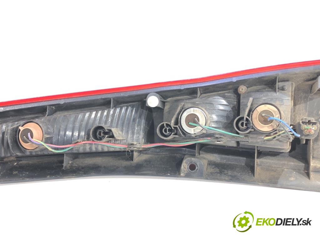 DAIHATSU CUORE VI liftback 2004 43 kW 1.0 989 Svetlo ľavy zad