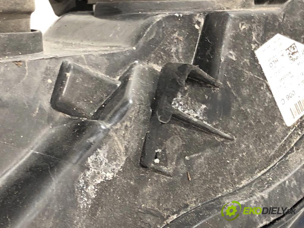 AUDI A6 C7 sedan 2013 150 kW 3.0 TDI quattro 2967 světlomet pravý přední část BI-XENON 4G0941006C