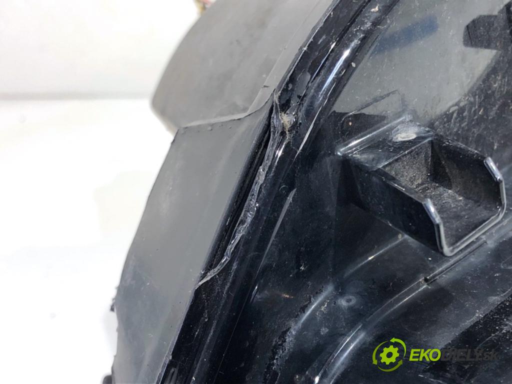 AUDI A6 C7 sedan 2013 150 kW 3.0 TDI quattro 2967 světlomet pravý přední část BI-XENON 4G0941006C