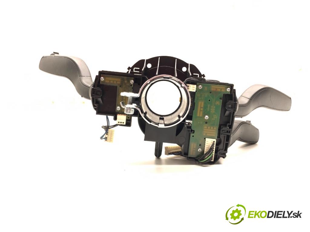 AUDI A6 C7 sedan 2013 150 kW 3.0 TDI quattro 2967 Prepínač kombinovaný 4G8953502P (Prepínacie páčky pod volantom)