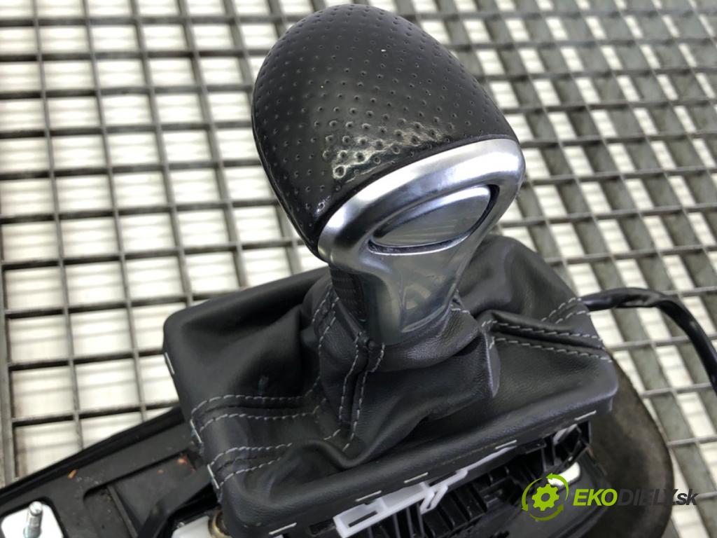 AUDI A6 C7 sedan 2013 150 kW 3.0 TDI quattro 2967 kulisa 4G1713041K (Řadicí páka (kulisa) )