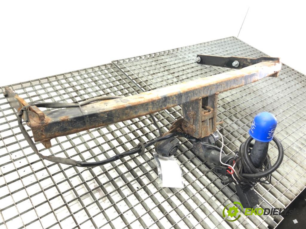 AUDI A6 C7 sedan 2013 150 kW 3.0 TDI quattro 2967 Hák tažné zařízení  (Tažné zařízení)