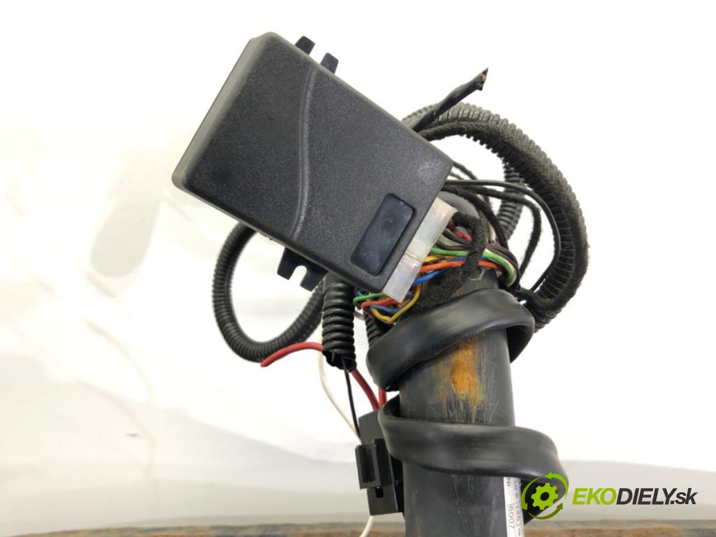 AUDI A6 C7 sedan 2013 150 kW 3.0 TDI quattro 2967 Hák tažné zařízení  (Tažné zařízení)