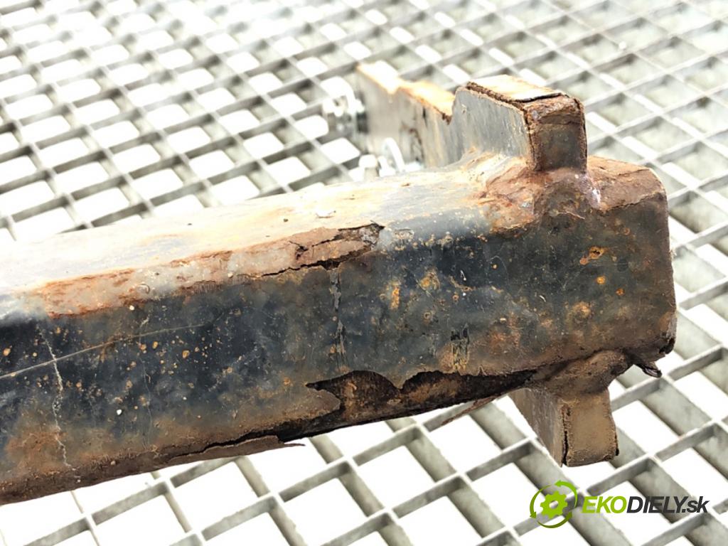 AUDI A6 C7 sedan 2013 150 kW 3.0 TDI quattro 2967 Hák tažné zařízení  (Tažné zařízení)