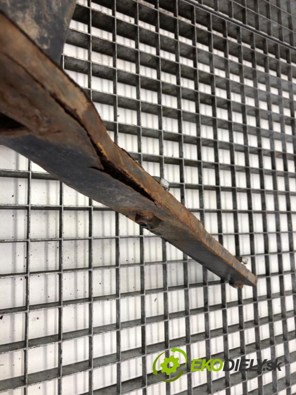 AUDI A6 C7 sedan 2013 150 kW 3.0 TDI quattro 2967 Hák tažné zařízení  (Tažné zařízení)