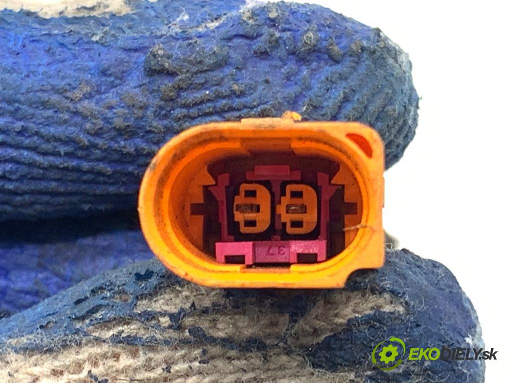 AUDI A6 C7 sedan 2013 150 kW 3.0 TDI quattro 2967 Snímač teploty spalín 8K0906088A (Snímač)