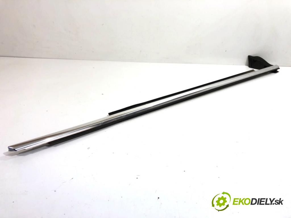 AUDI A6 C7 sedan 2013 150 kW 3.0 TDI quattro 2967 Lišta Sbírání: predný pravy 