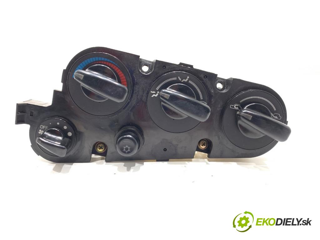 MITSUBISHI ECLIPSE I coupe 1992 110 kW 2.0 i 16V (D22A, D27A) 1997 Panel ovládania kúrenia 76282-94012 (Prepínacie páčky pod volantom)