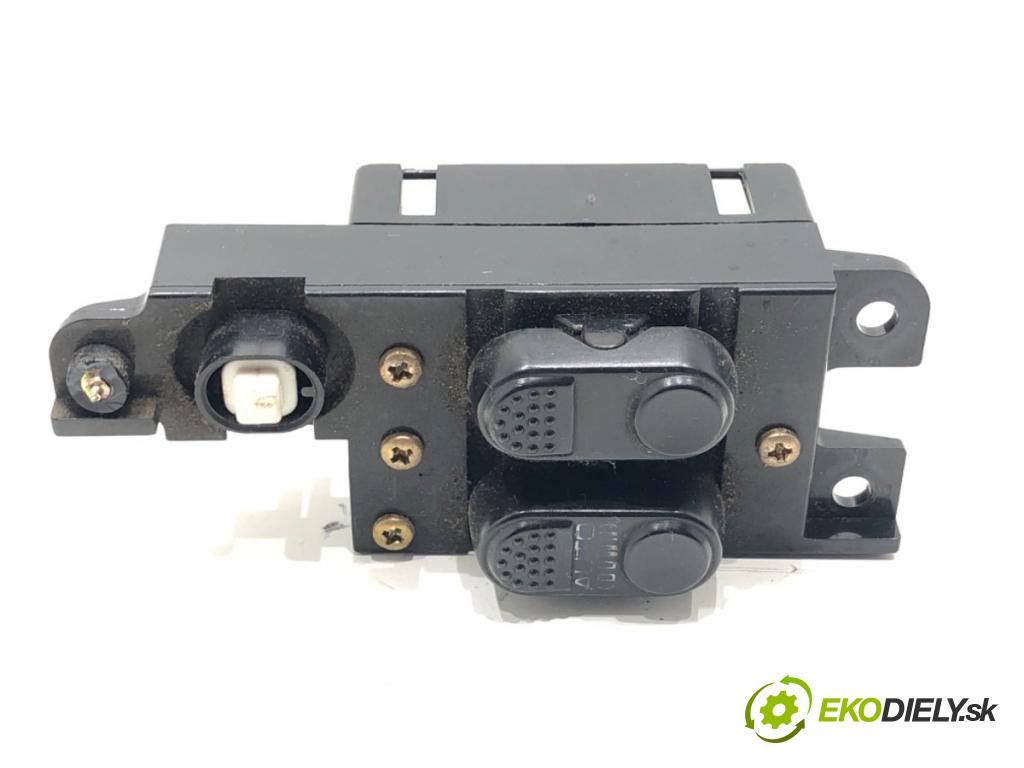 MITSUBISHI ECLIPSE I coupe 1992 110 kW 2.0 i 16V (D22A, D27A) 1997 Prepínač okien  (Prepínacie páčky pod volantom)