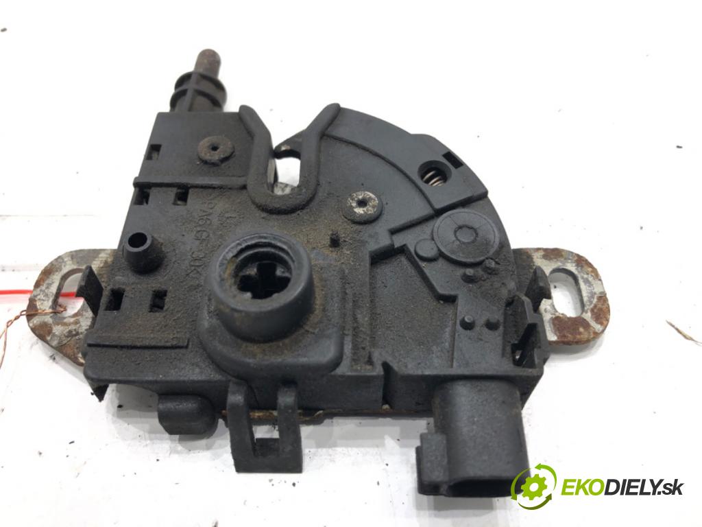 FORD FOCUS II Kombi 2010 85 kW 1.8 TDCi 1753 zámok kapoty přední část