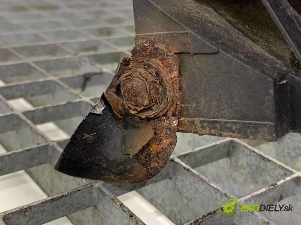 FORD FOCUS II Kombi 2010 85 kW 1.8 TDCi 1753 držák přední část  (Přední výztuha)