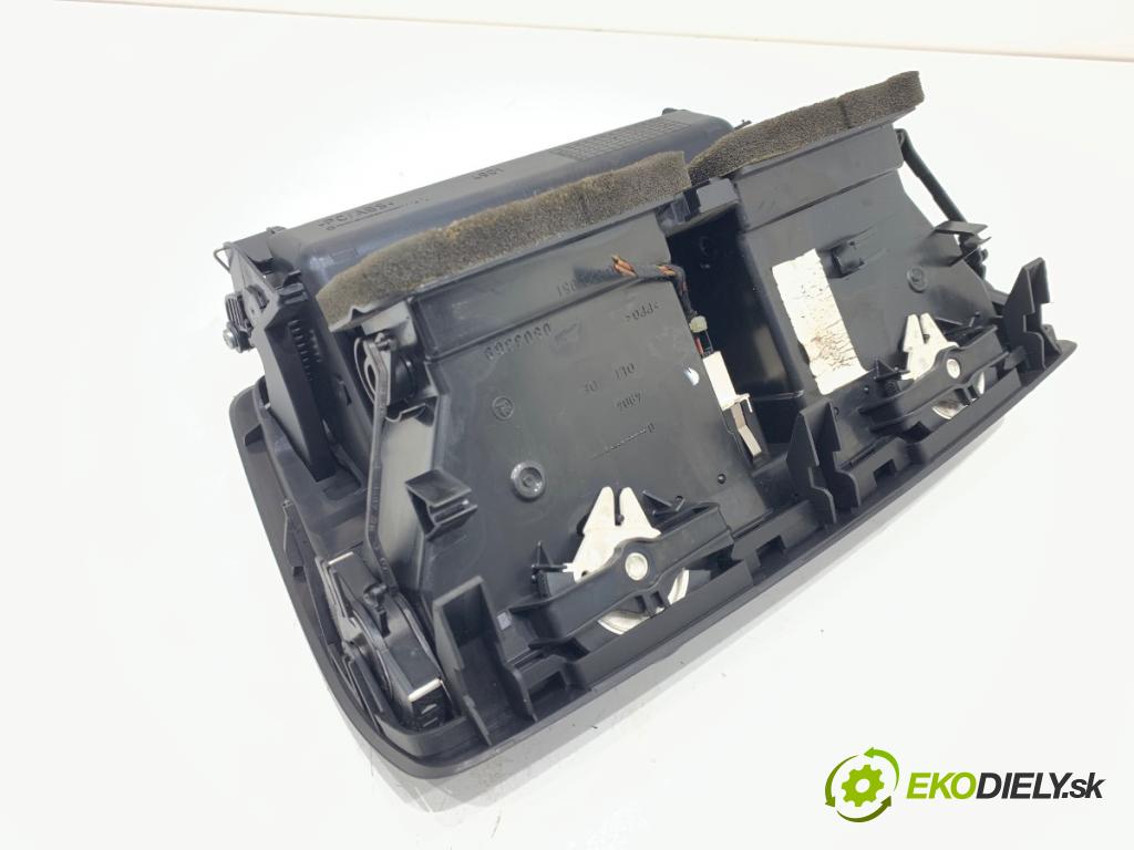 SKODA OCTAVIA II Kombi 2006 77 kW 1.9 TDI 1896 mří topení přední část