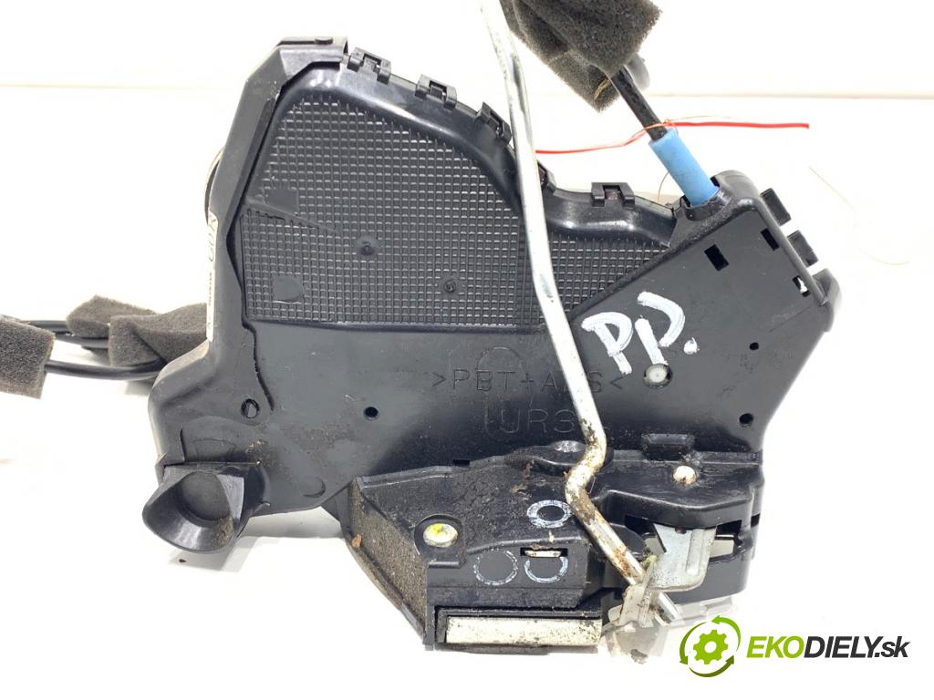 HONDA CIVIC IX liftback 2013 73 kW 1.4 i-VTEC (FK1) 1339 zámok dveře pravý přední část 411130-19760