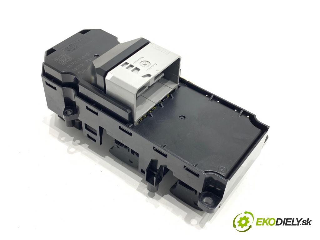 HONDA CIVIC IX liftback 2013 73 kW 1.4 i-VTEC (FK1) 1339 Prepínač okien 83590TV1G010MBM (Prepínacie páčky pod volantom)