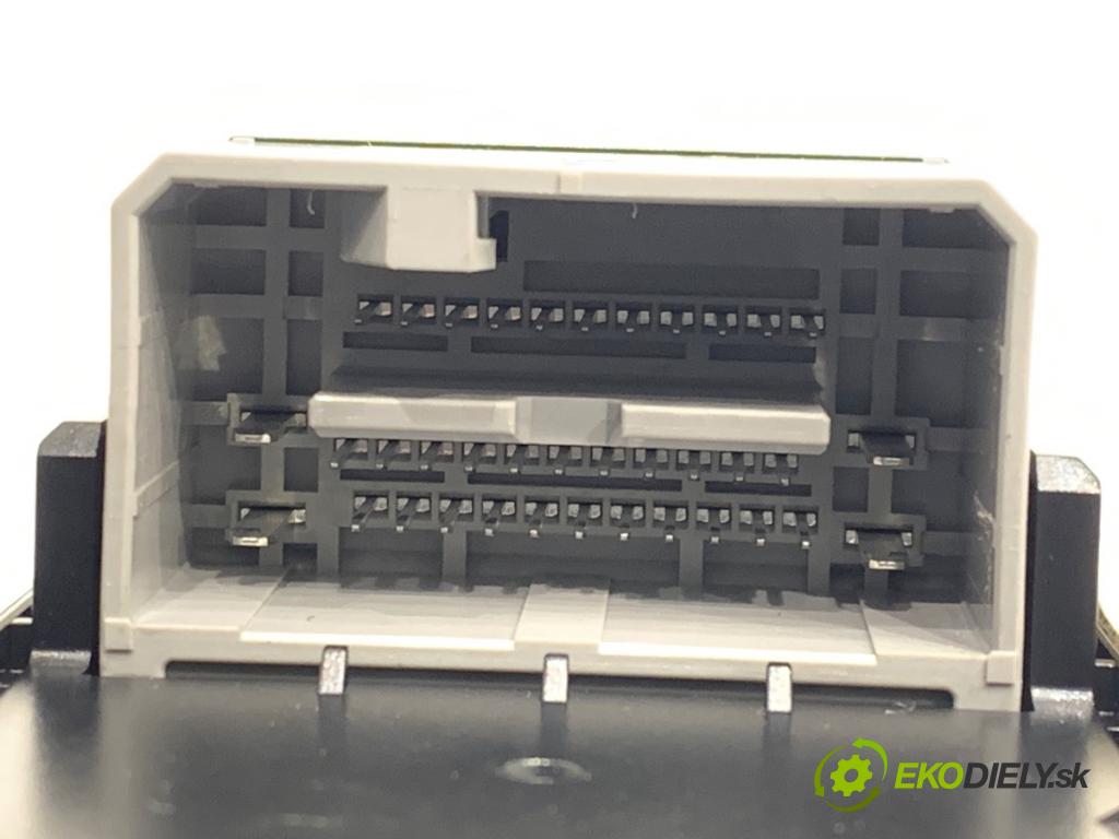 HONDA CIVIC IX liftback 2013 73 kW 1.4 i-VTEC (FK1) 1339 Prepínač okien 83590TV1G010MBM (Prepínacie páčky pod volantom)