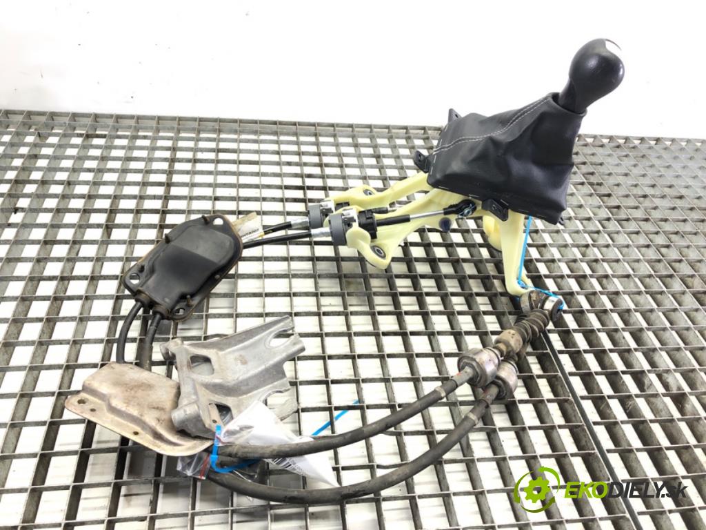 HONDA CIVIC IX liftback 2013 73 kW 1.4 i-VTEC (FK1) 1339 Kulisa  (Rýchlostná páka (kulisa))