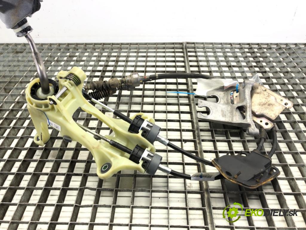 HONDA CIVIC IX liftback 2013 73 kW 1.4 i-VTEC (FK1) 1339 Kulisa  (Rýchlostná páka (kulisa))