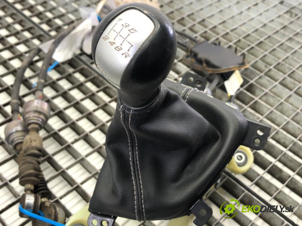 HONDA CIVIC IX liftback 2013 73 kW 1.4 i-VTEC (FK1) 1339 Kulisa  (Rýchlostná páka (kulisa))