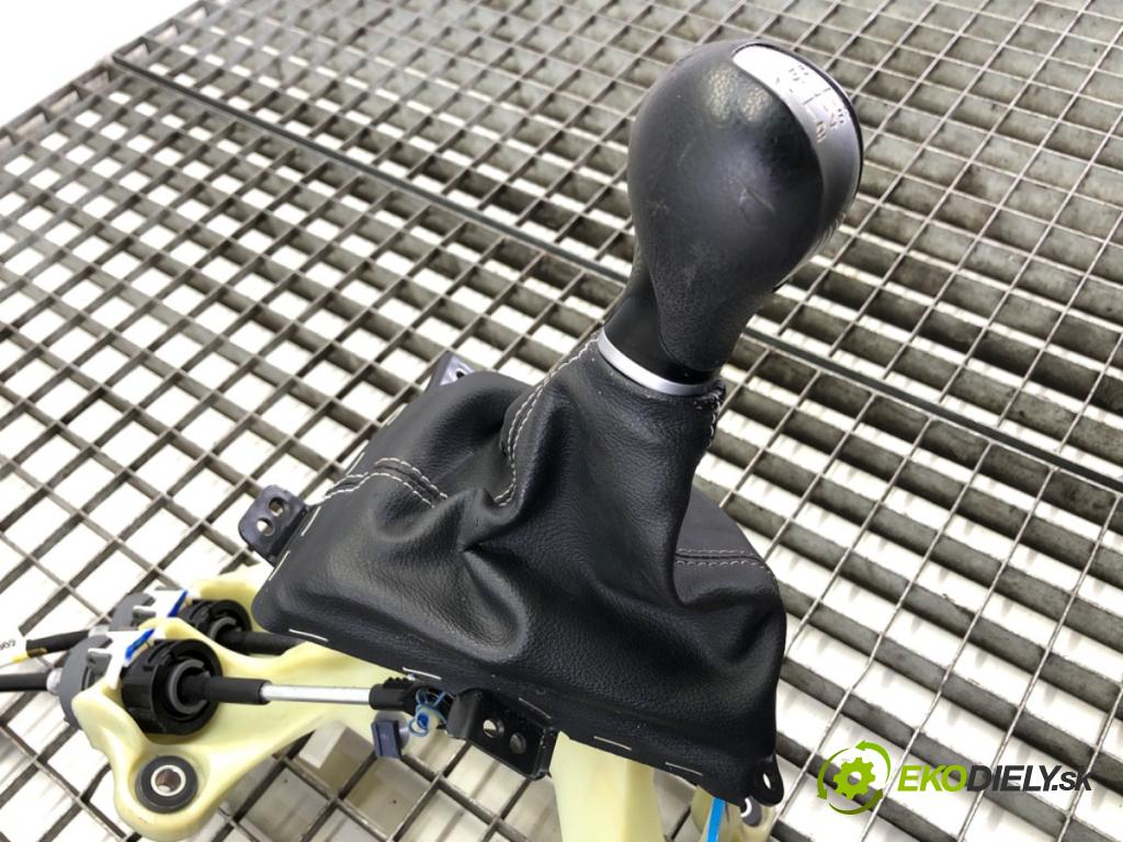 HONDA CIVIC IX liftback 2013 73 kW 1.4 i-VTEC (FK1) 1339 Kulisa  (Rýchlostná páka (kulisa))