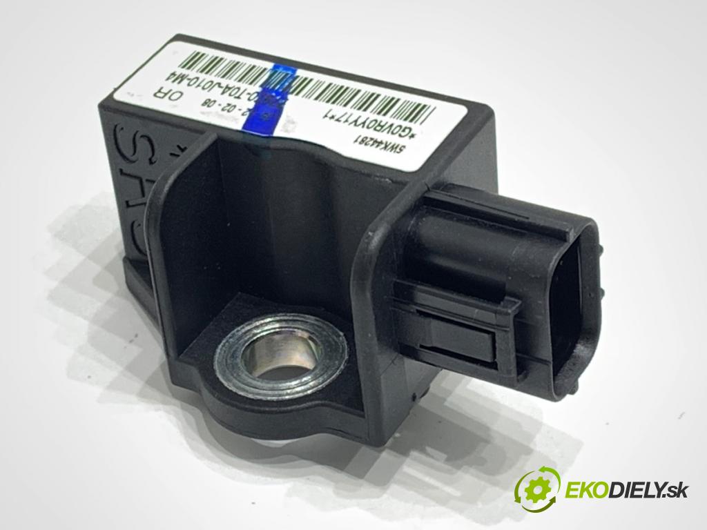 HONDA CIVIC IX liftback 2013 73 kW 1.4 i-VTEC (FK1) 1339 Snímač nárazu 77970-T0A-J010-M4 (Snímač nárazu)