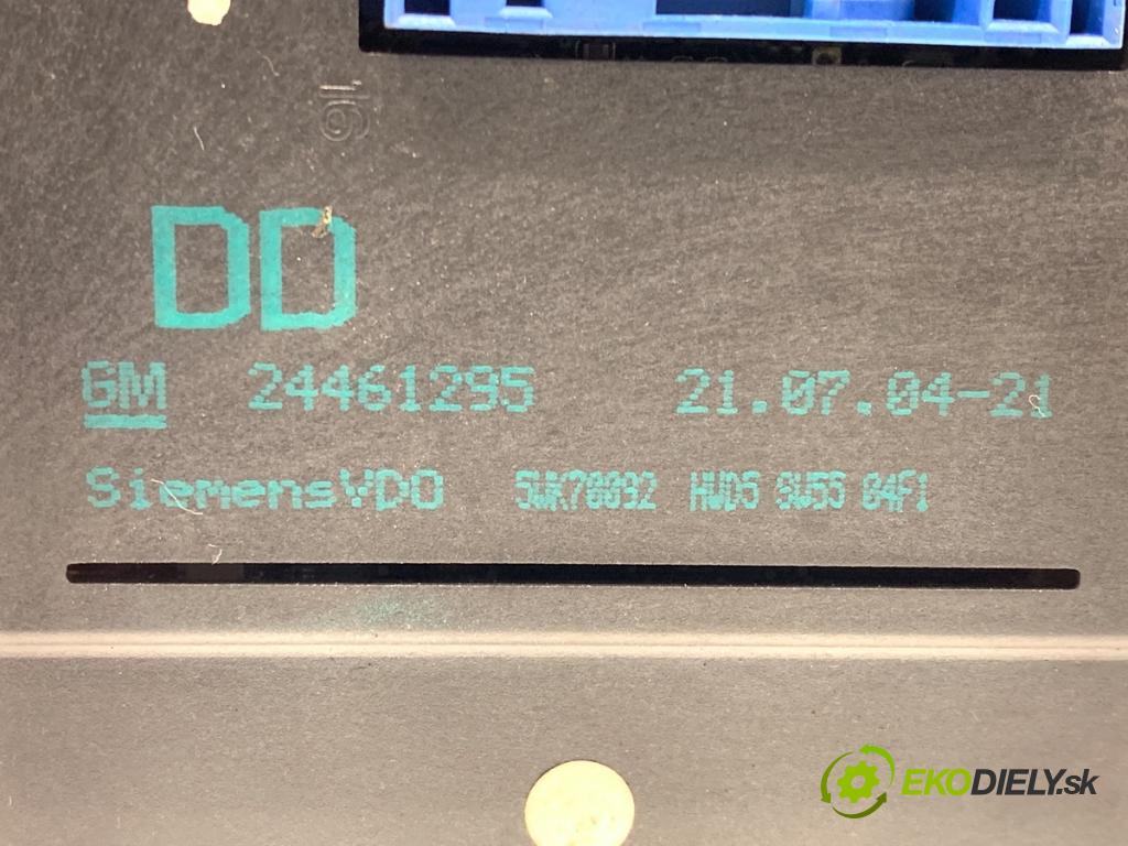 OPEL VECTRA C sedan 2006 114 kW 2.2 DGi (F69) 2198 Dislpej 24461295 (Prístrojová doska)