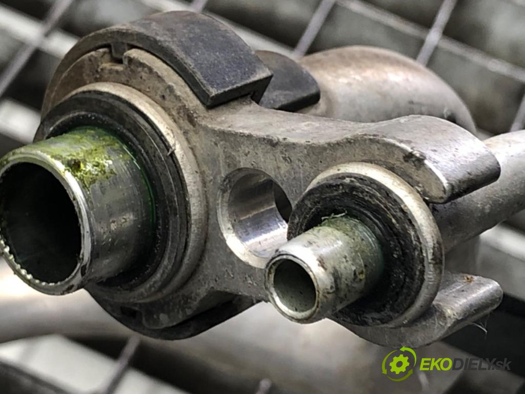 OPEL VECTRA C sedan 2006 114 kW 2.2 DGi (F69) 2198 rúrka klimatizácie  (Rúrka klimatizácie)