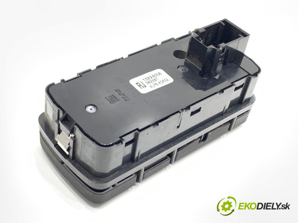 OPEL VECTRA C sedan 2006 114 kW 2.2 DGi (F69) 2198 Prepínač okien 13224058 (Prepínacie páčky pod volantom)