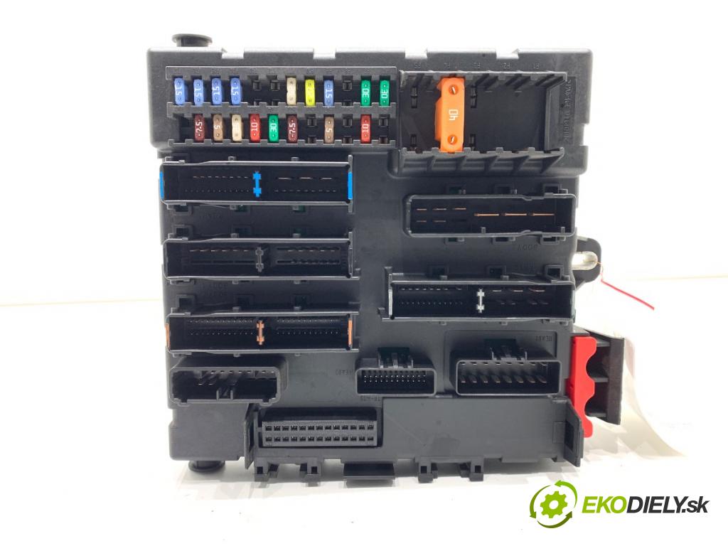 OPEL VECTRA C sedan 2006 114 kW 2.2 DGi (F69) 2198 modul BSI 13205777 (Pojistková skříňka)