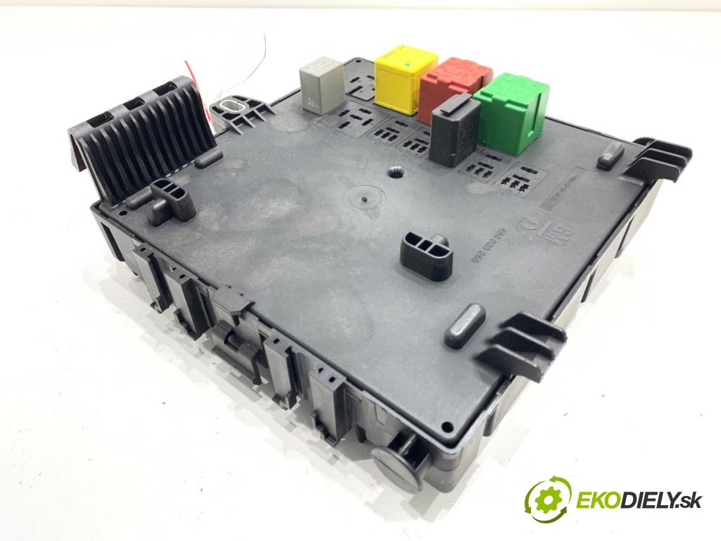 OPEL VECTRA C sedan 2006 114 kW 2.2 DGi (F69) 2198 modul BSI 13205777 (Pojistková skříňka)