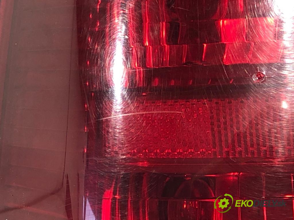OPEL VECTRA C sedan 2006 114 kW 2.2 DGi (F69) 2198 světlo levý zadní část 13157646