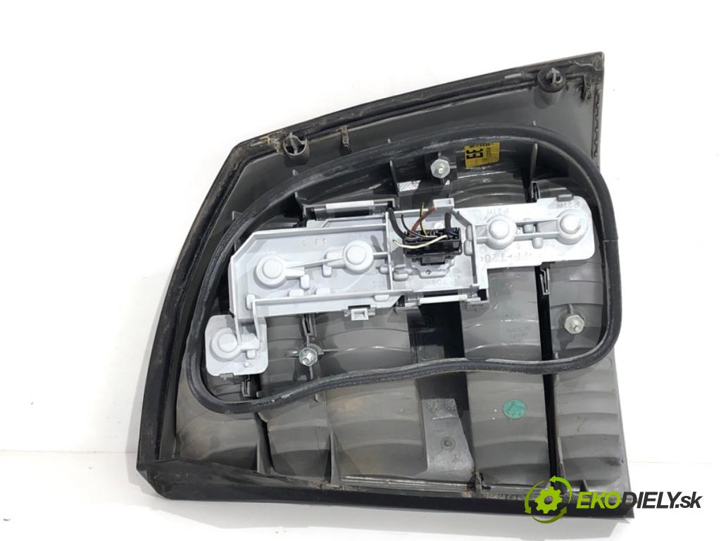 OPEL VECTRA C sedan 2006 114 kW 2.2 DGi (F69) 2198 světlo levý zadní část 13157646