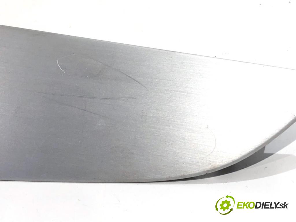 AUDI A6 C7 sedan 2013 150 kW 3.0 TDI quattro 2967 lišty kryt 4G1853190 (Lišta)