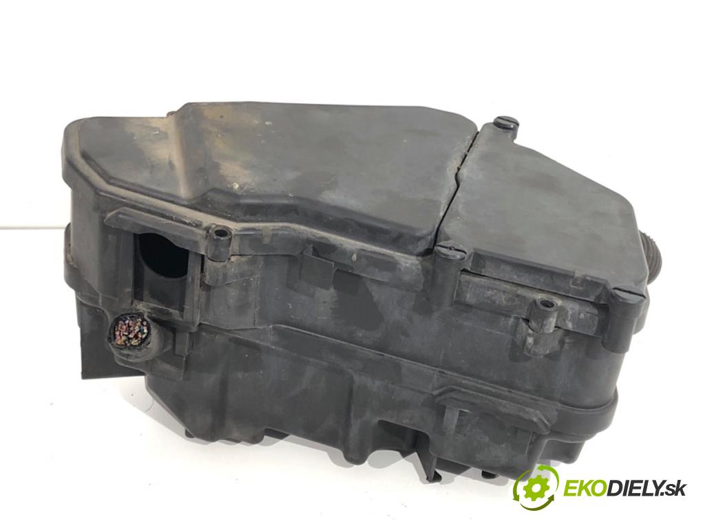 AUDI Q7 4L SUV 2009 176 kW 3.0 TDI quattro 2967 skříňka poistková 7L0937576B (Pojistková skříňka)