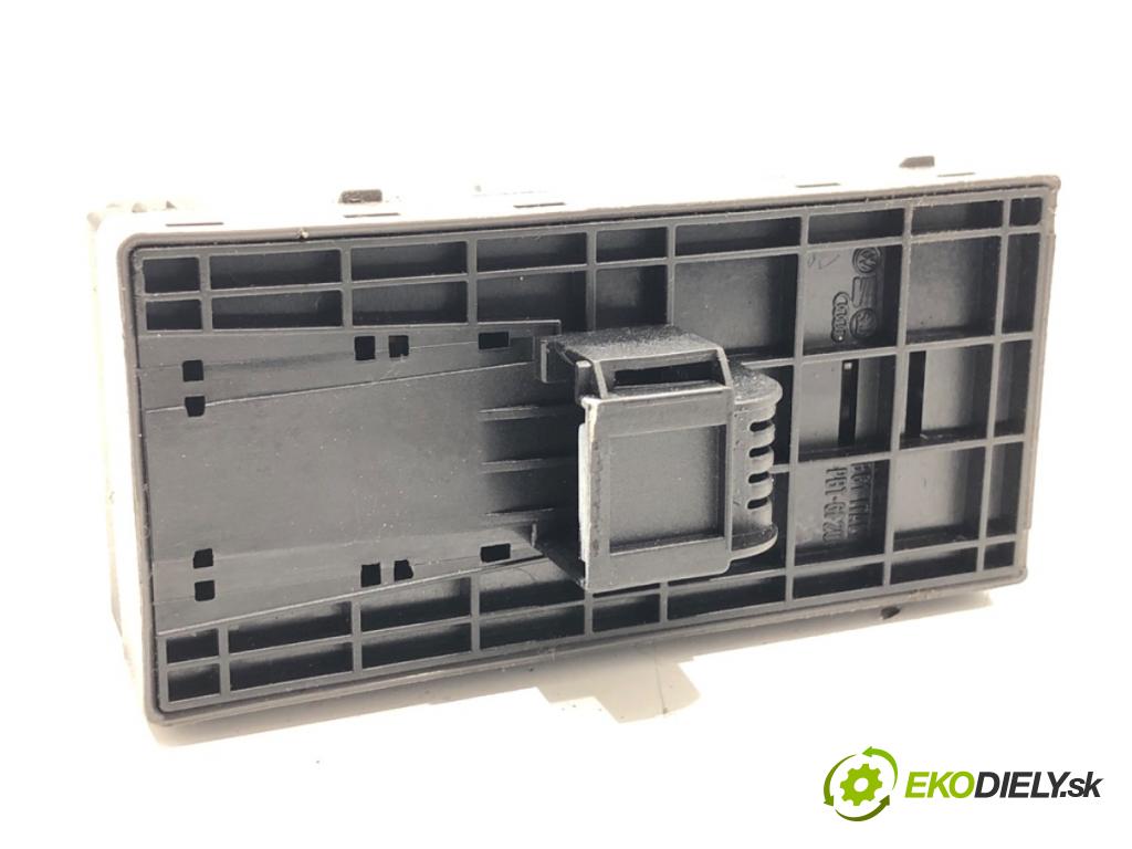 AUDI Q7 4L SUV 2009 176 kW 3.0 TDI quattro 2967 Prepínač okien 4F0959851F (Prepínacie páčky pod volantom)