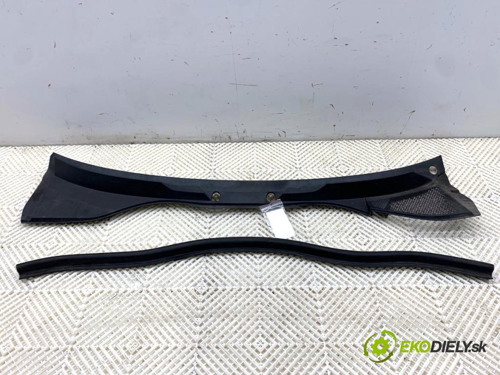 AUDI Q7 4L SUV 2009 176 kW 3.0 TDI quattro 2967 Torpédo, plast pod čelné okno 4L1819401A (Torpédo (plast pod čelným sklom))